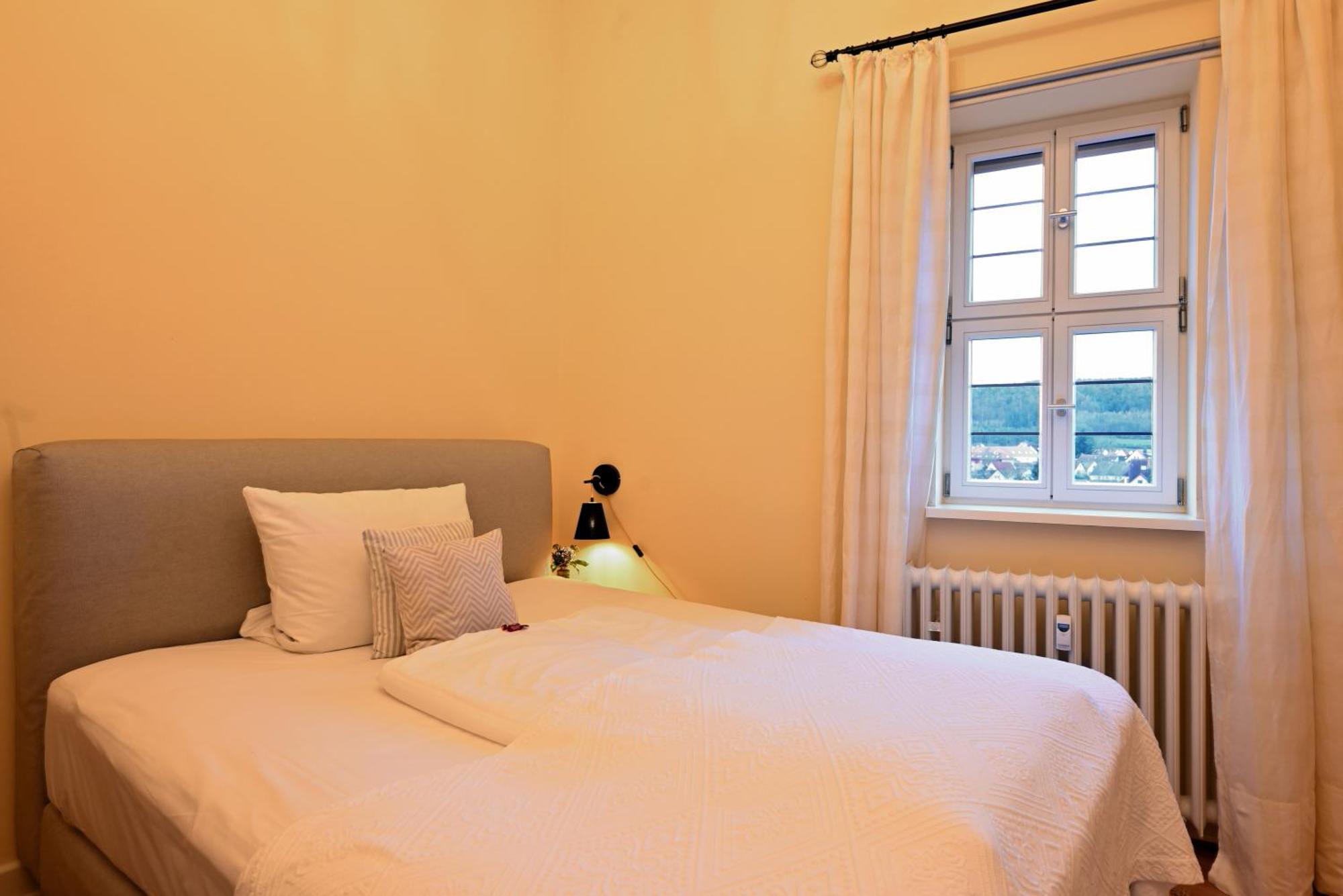 Graefin Amalia - Elegantes Apartment In Der Historischen Hinterburg In Schlitz, 2 Schlafzimmer, Mit Garten, Nahe Fulda Und Bad Hersfeld Exterior photo